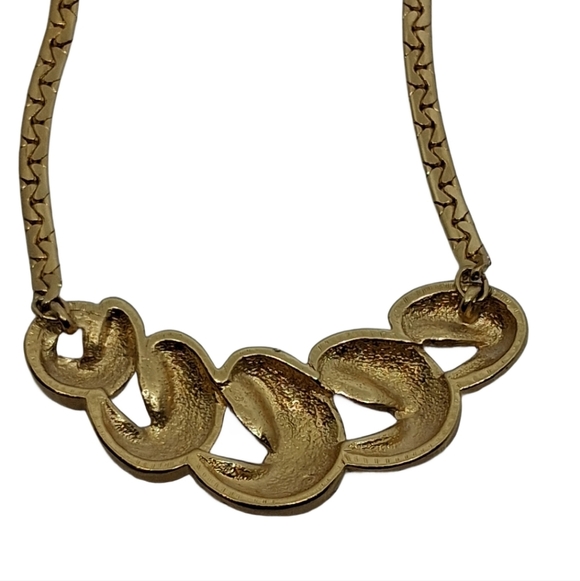 Vintage Avon Gold-Tone Ribbon Necklace - Picture 5 of 7